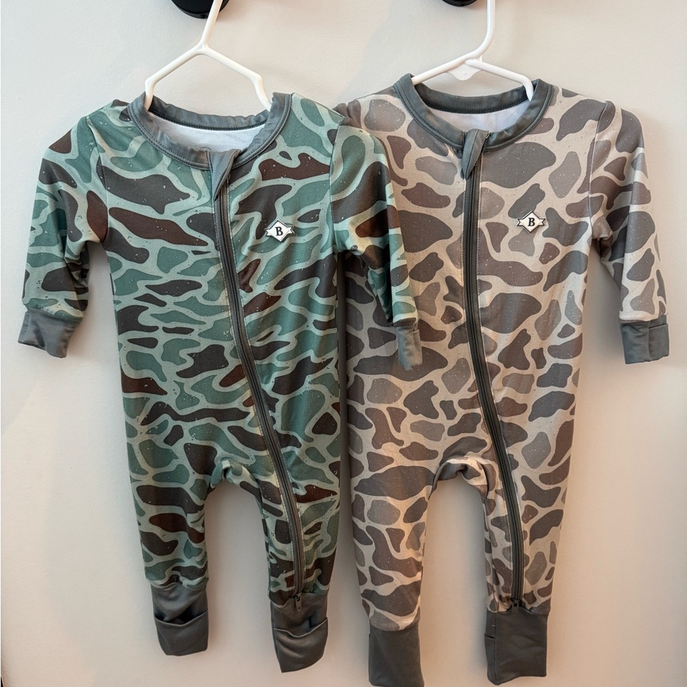 LIKE NEW Set Burlebo Duck Camo Zippered Onesies — 0-3 & 3-6 Months